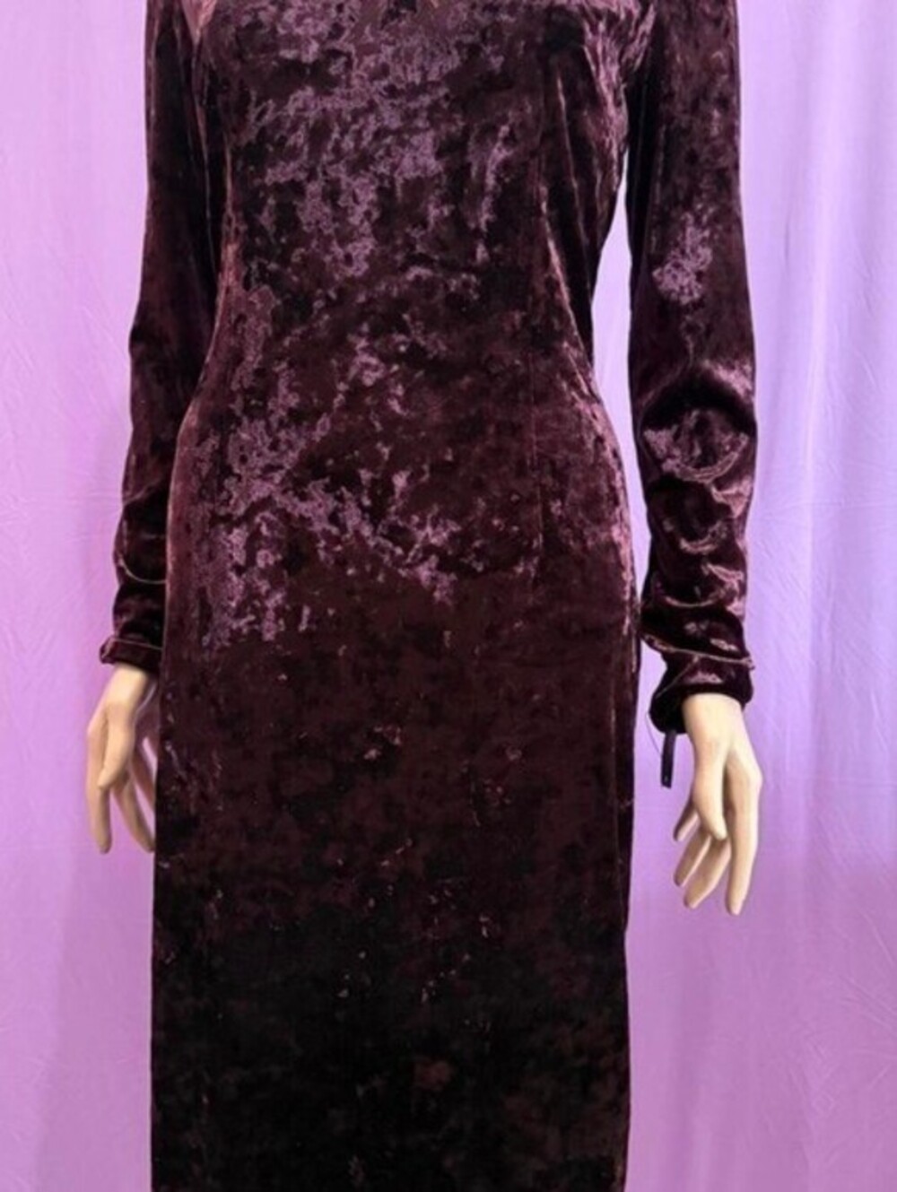 Maggy London purple velvet midi dress with long sleeves and V-neckline